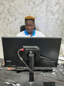 Amos Amosnde Graphics